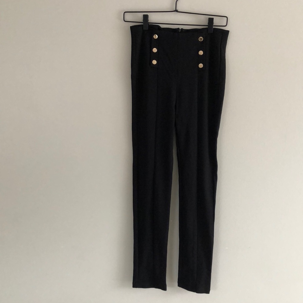 FOREVER 21 High-waist pants with button details